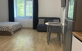Four Rooms Apartments